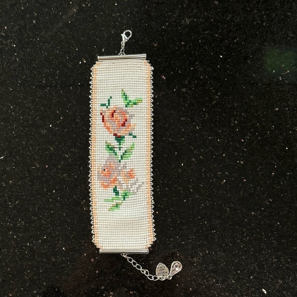 COPY - Handcrafted loom cuff bracelet roses on white w/silver beaded border adj… - Picture 6 of 10